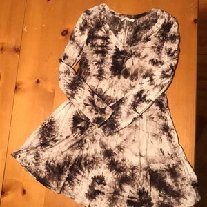 Perfect fall dress! Wear with boots or flats!